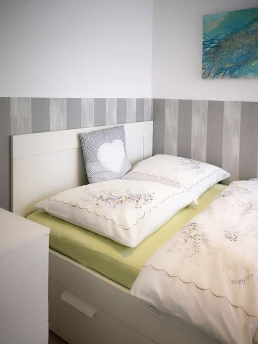 משדה Haus Julia Direkt Am Hennesee Mitten Im Sauerland מראה חיצוני תמונה