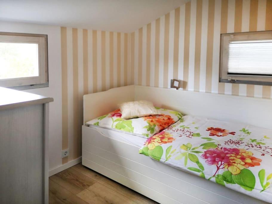 משדה Haus Julia Direkt Am Hennesee Mitten Im Sauerland מראה חיצוני תמונה