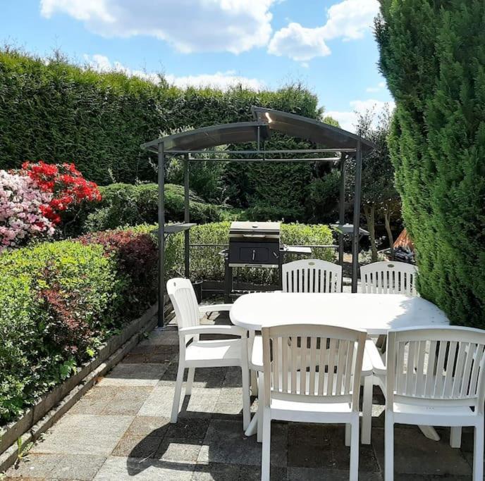משדה Haus Julia Direkt Am Hennesee Mitten Im Sauerland מראה חיצוני תמונה