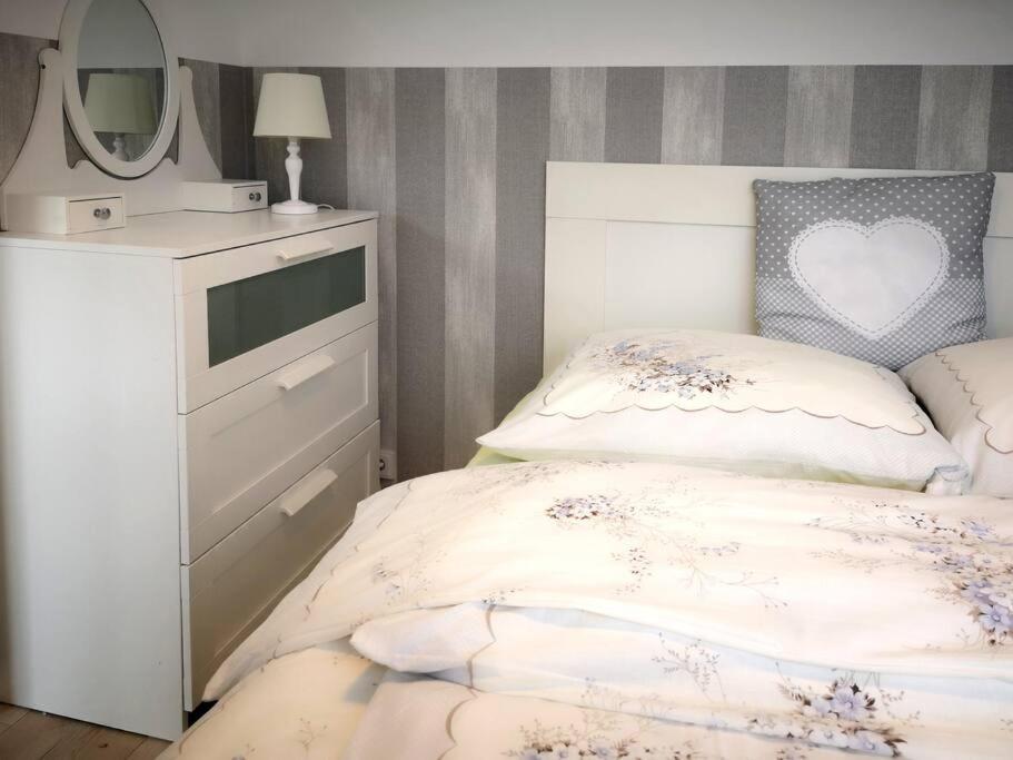 משדה Haus Julia Direkt Am Hennesee Mitten Im Sauerland מראה חיצוני תמונה