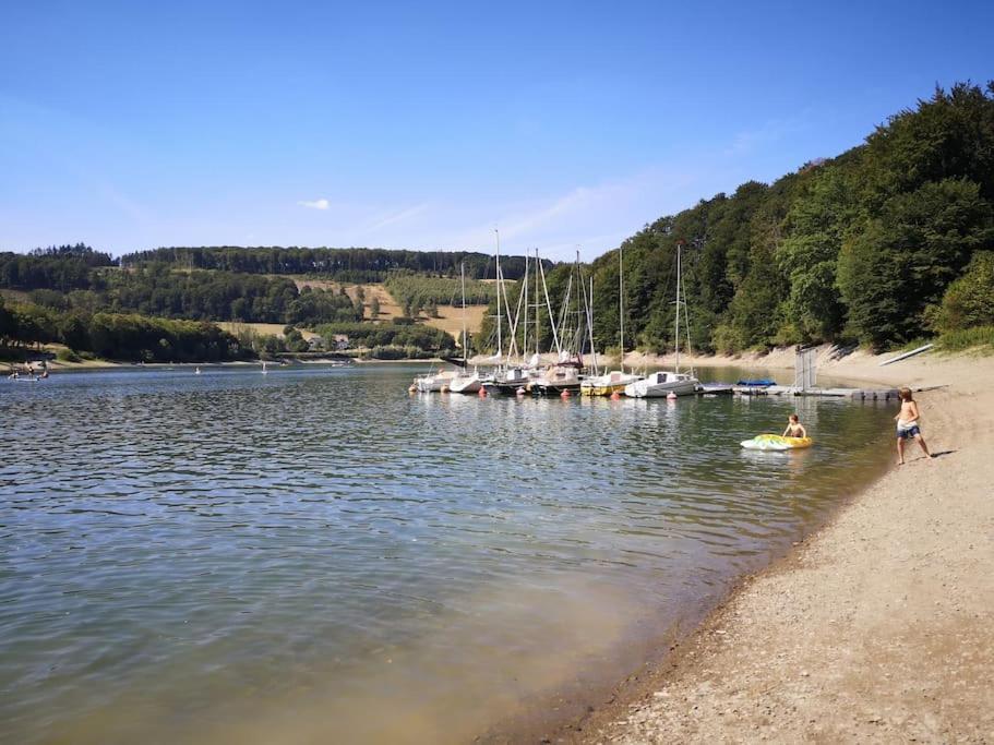 משדה Haus Julia Direkt Am Hennesee Mitten Im Sauerland מראה חיצוני תמונה